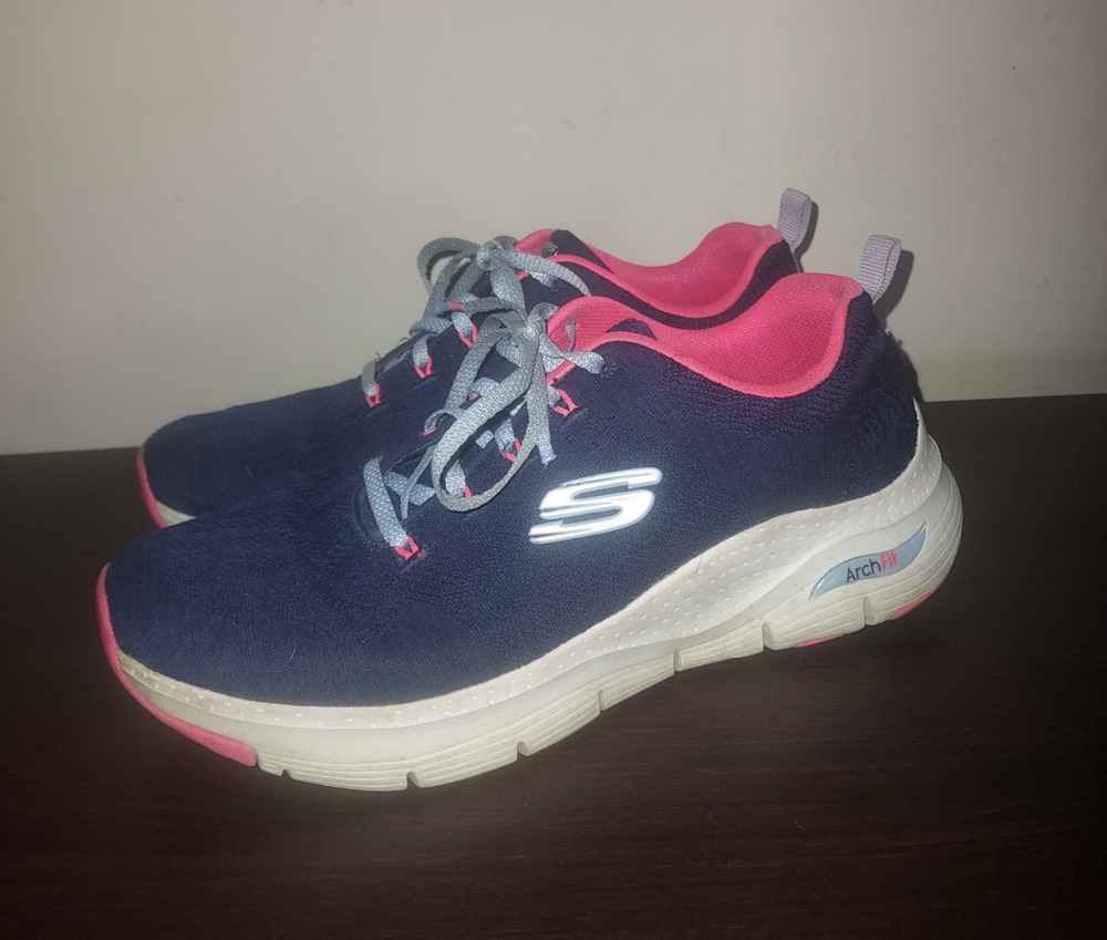 Skechers Women's Sneakers 9.5M Lace Up Low Top Arch Fit Comfy Wave Navy Pink
